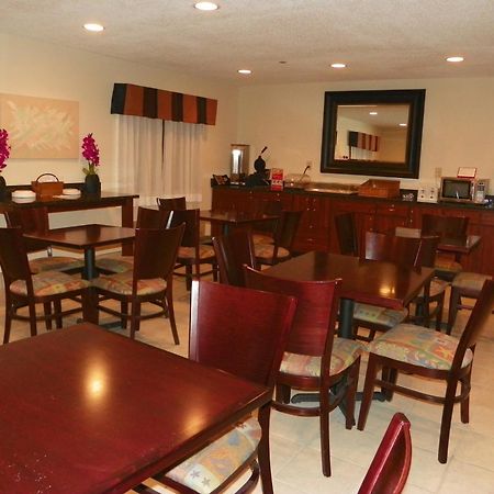 Royalton Inn & Suites Upper Sandusky ภายนอก รูปภาพ