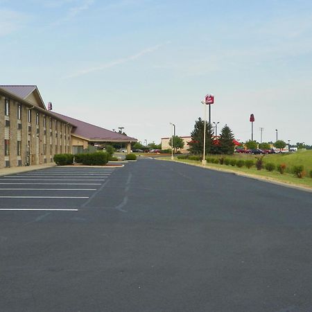 Royalton Inn & Suites Upper Sandusky ภายนอก รูปภาพ