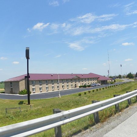 Royalton Inn & Suites Upper Sandusky ภายนอก รูปภาพ