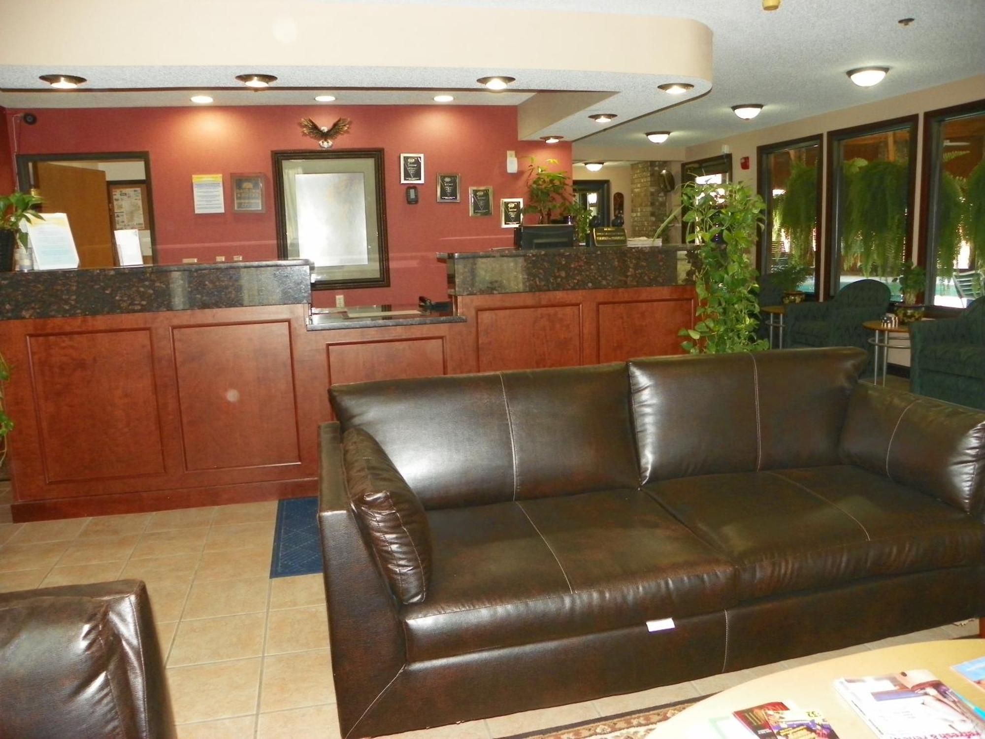 Royalton Inn & Suites Upper Sandusky ภายนอก รูปภาพ